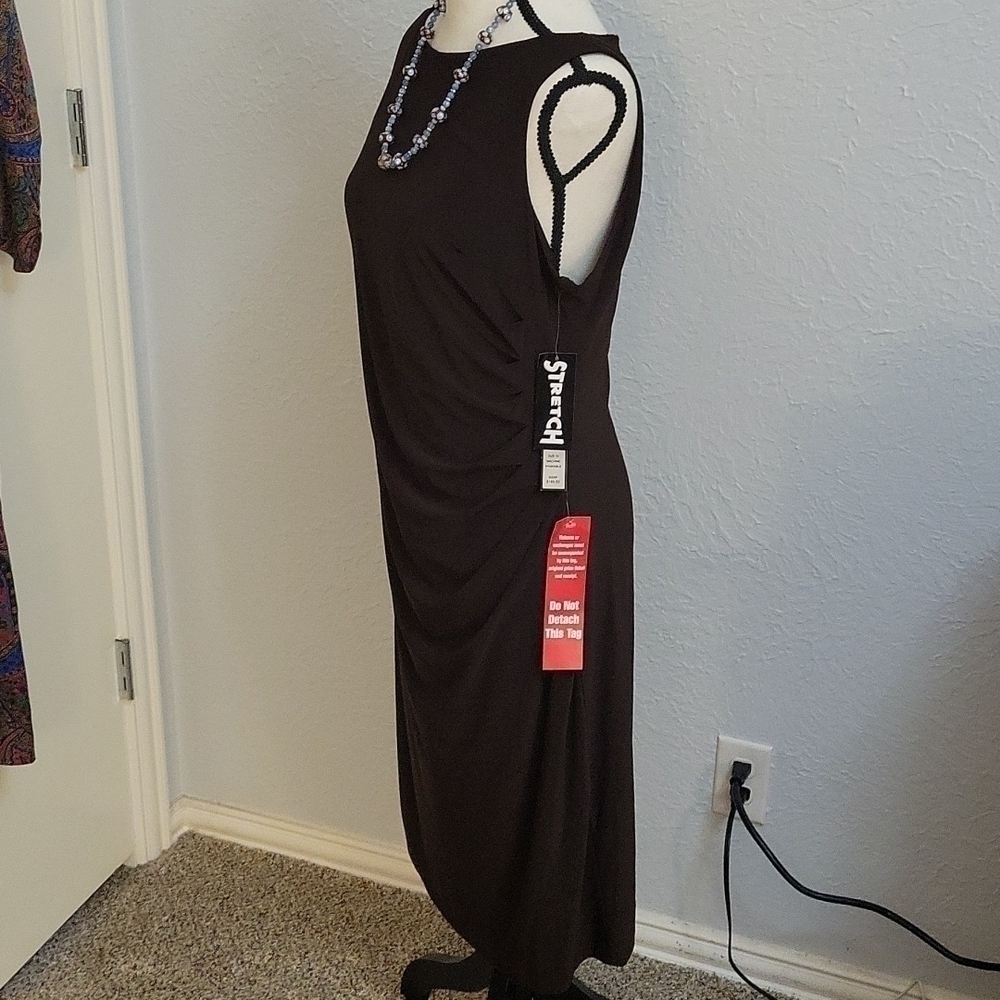 TRUE ENVY Chocolate Brown Ruched Sleeveless Bodycon Below Knee Boatneck Dress - Picture 4 of 9